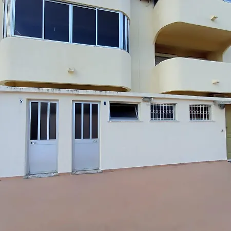 Apartment Shack Flat In Center
