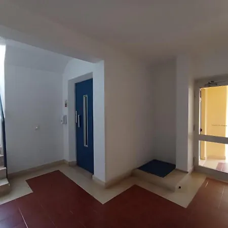 Apartment Shack Flat In Center *