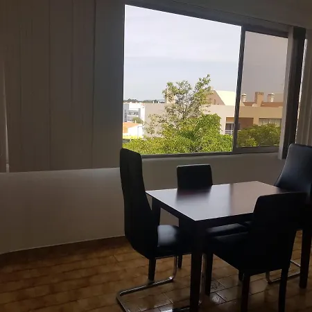 Shack Flat In Center * Quarteira