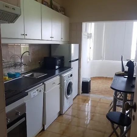 Shack Flat In Center *